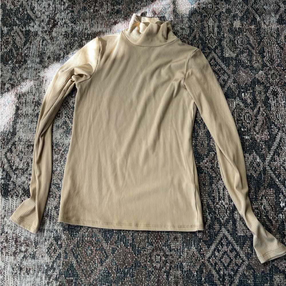 Belen mock neck
